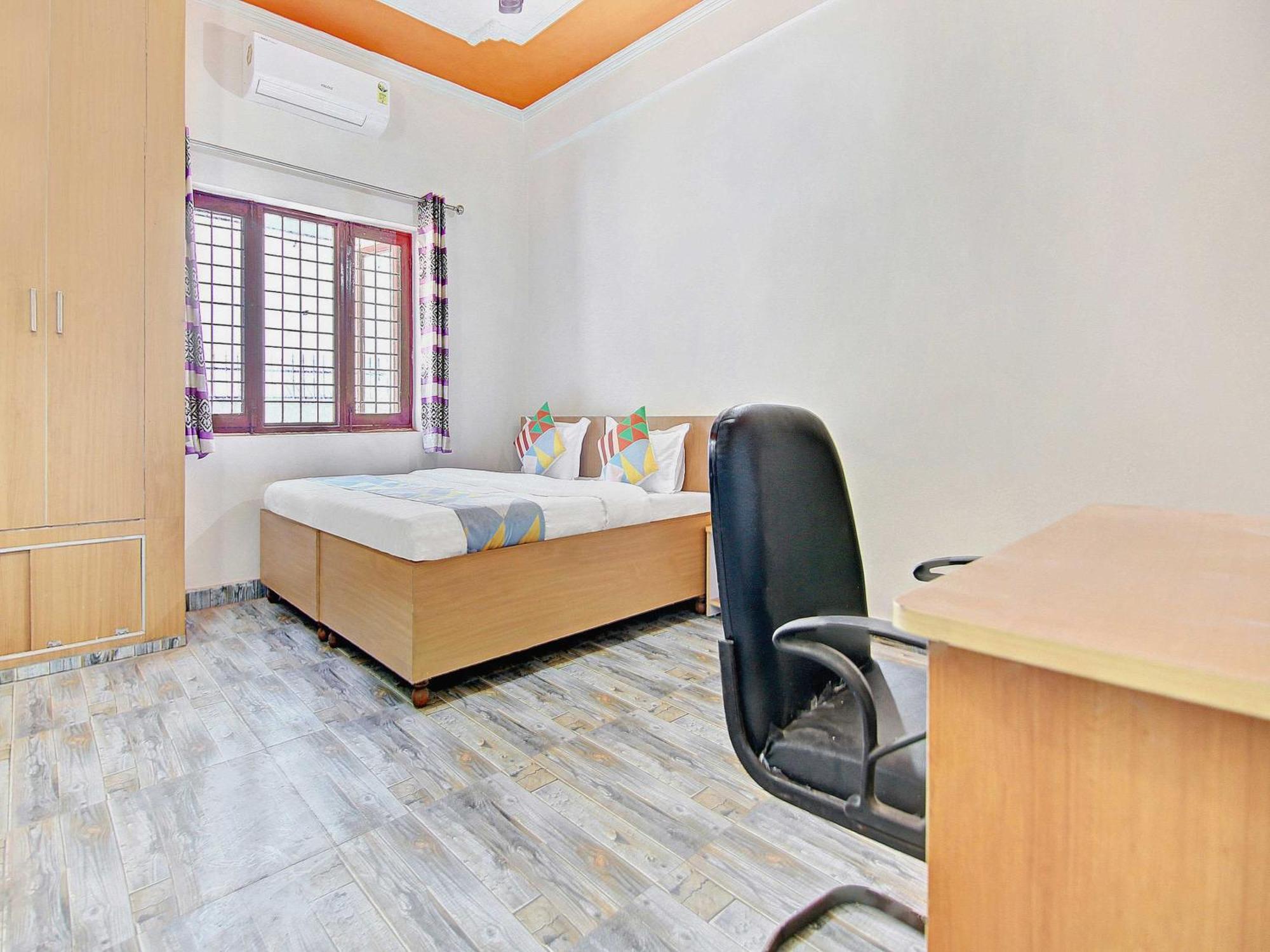 Home 78802 Balaji Bhawan Jhajra Exterior photo